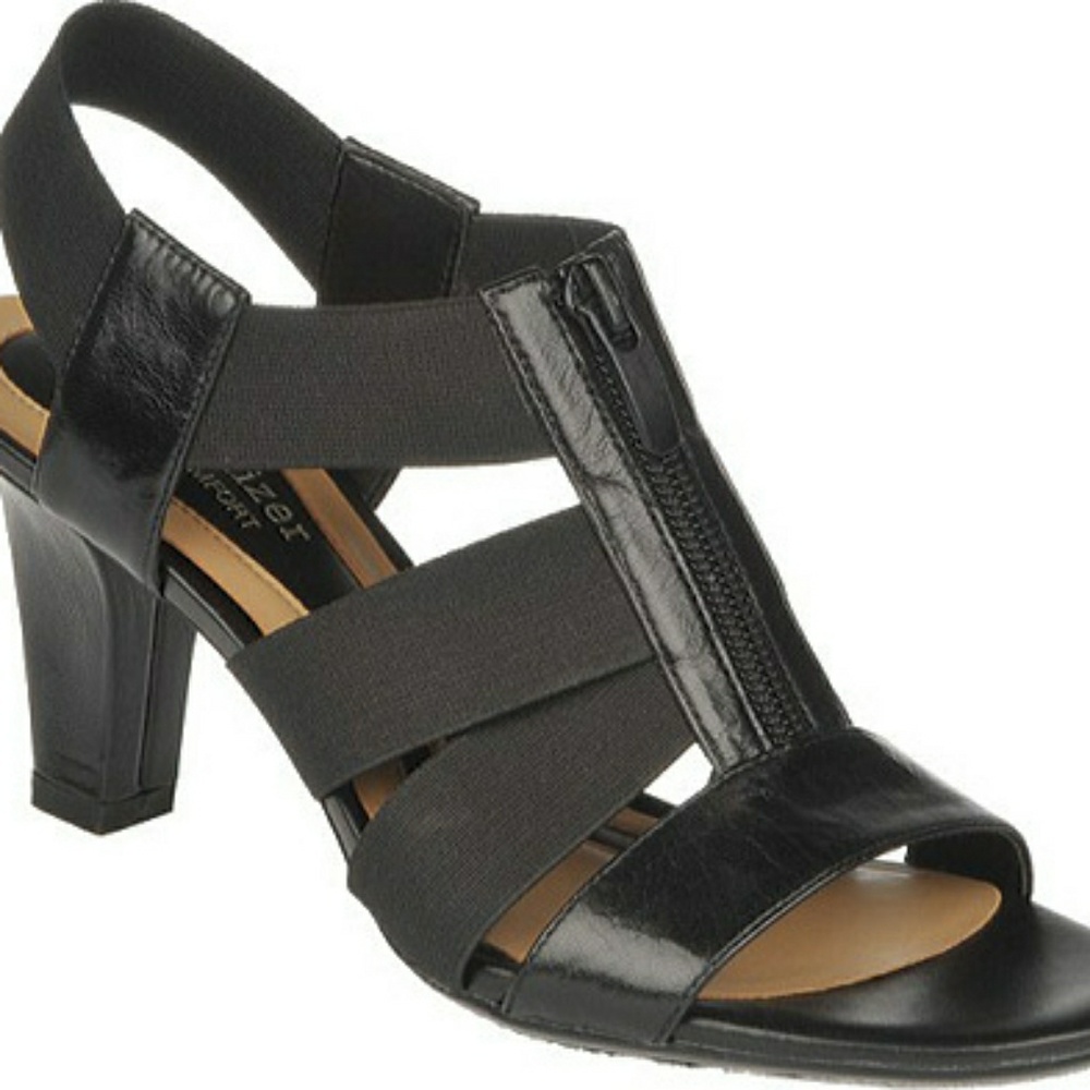 Naturalizer Yazmin black gladiator sandals